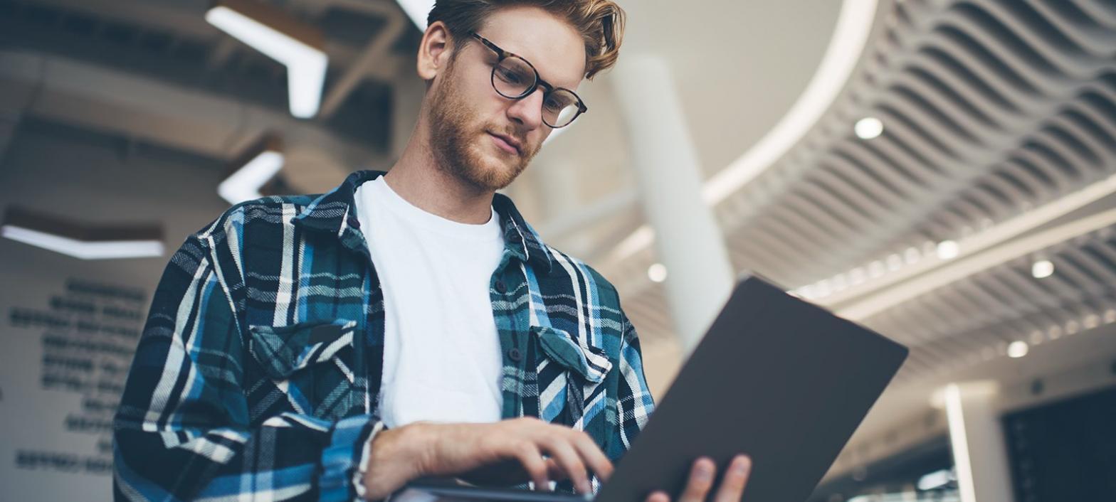 Lernmaterialien und digitale Tools für Finanzkurse